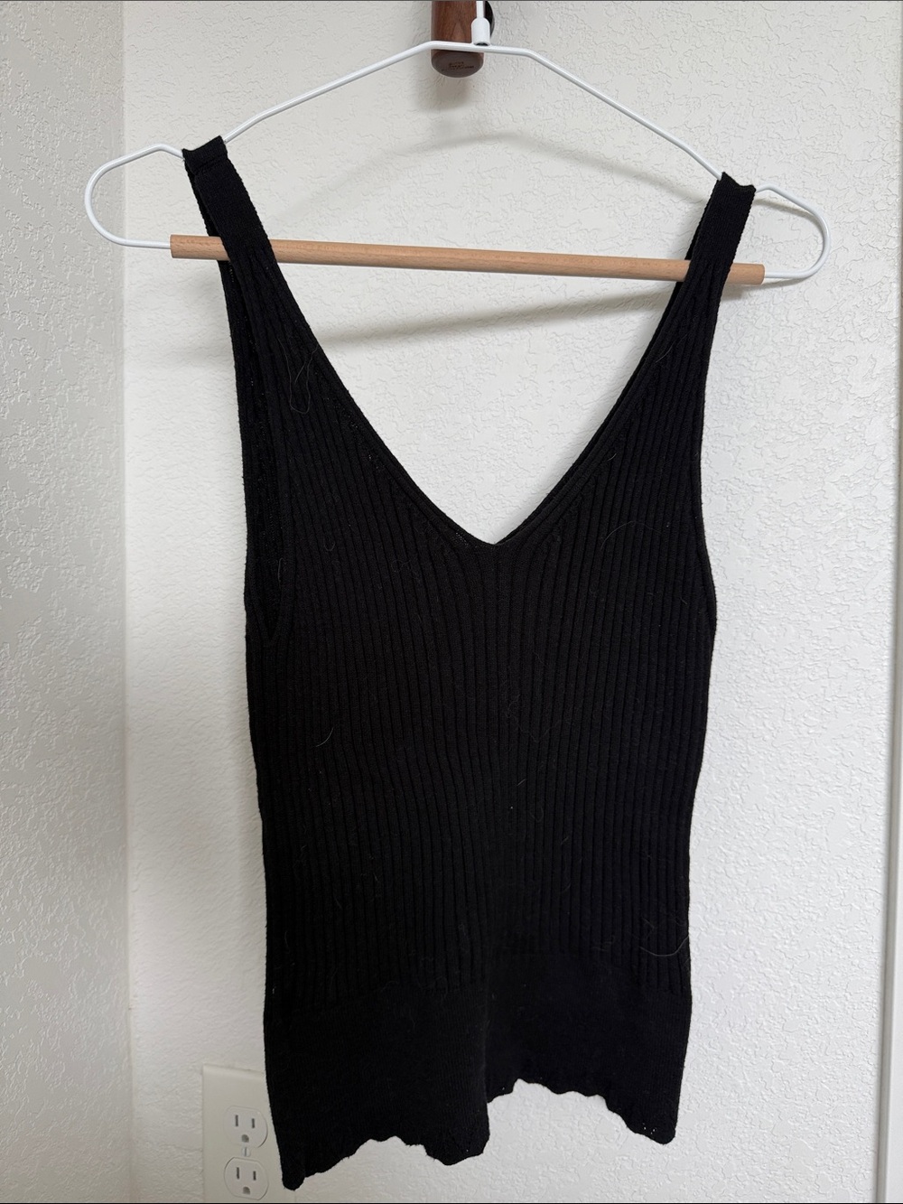 Express Knit Black Ribbed Button-Front Tank Top - Picture 4 of 4